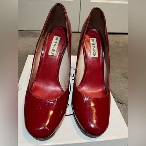 Steve Madden shiny patent red pumps